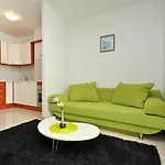 Beverly Apartment