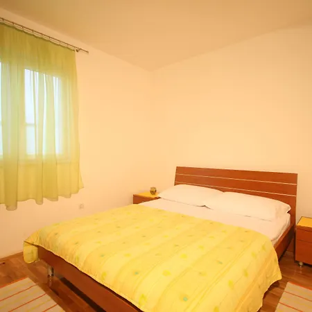 Apartment Beverly Omiš